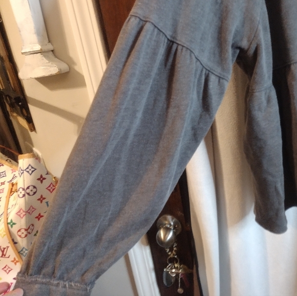 Gray Soft Ruffled Sweatshirt Top - Picture 2 of 4